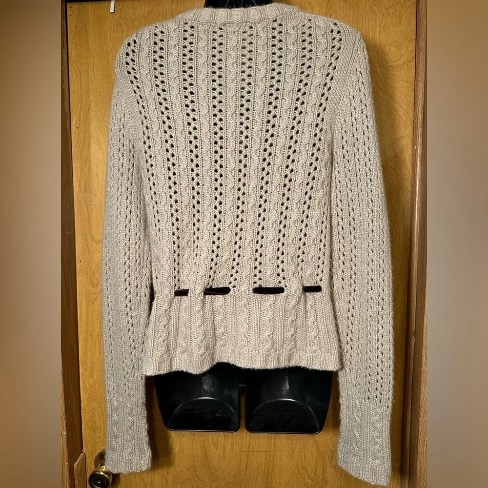 Riani tie waist button down sweater German size 34 equivalent to a US small